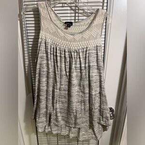 Grey flowy tank top with cream detailing